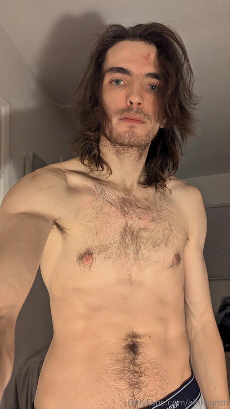 Aleksqrdn model sexy pics