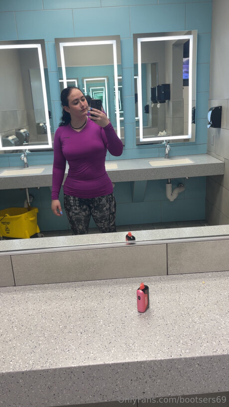 Bootsers69 pretty star pic