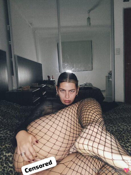 Curvy Tess model sex photo