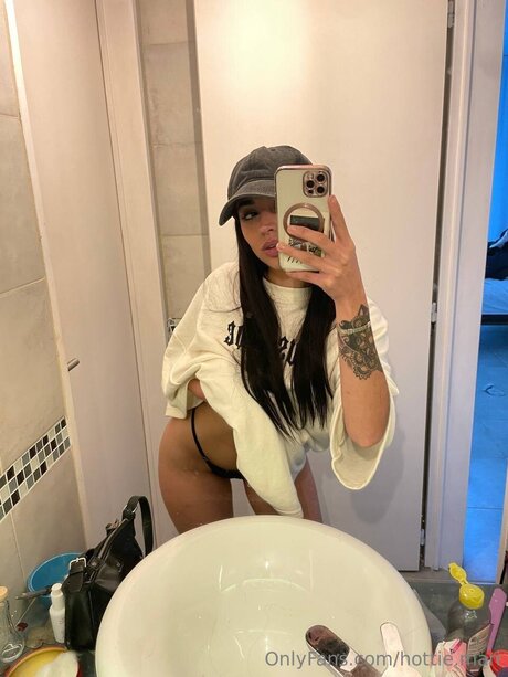 Hottie Mari star top images