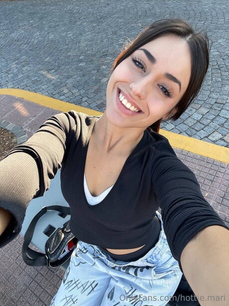 Hottie Mari pornstar high quality photo