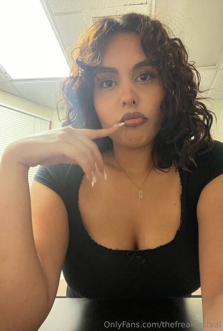 Thefreakiestval model adult img