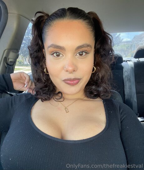 Thefreakiestval beautiful pornstar pic