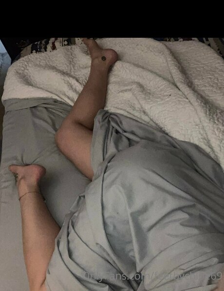 Feetbychloe69 pornstar photo