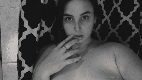 Diosademedianoche model top pic