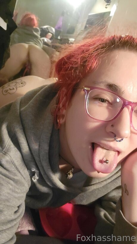 Foxhasshame naked pornstar images