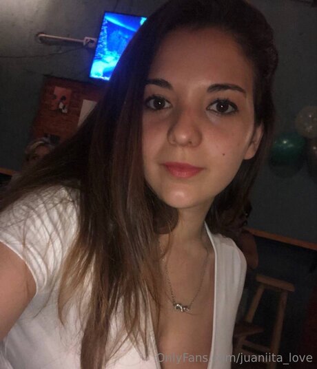 Juaniita Love porn model img