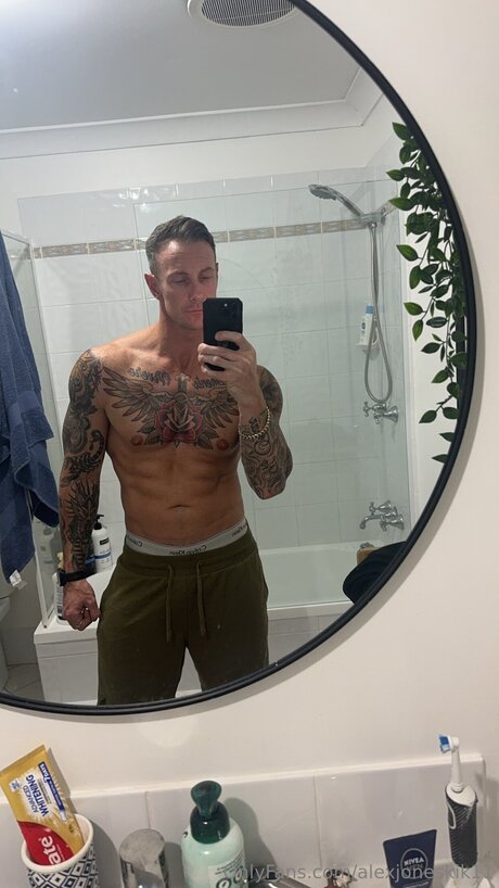 Alexjoneskik11 actress gallery