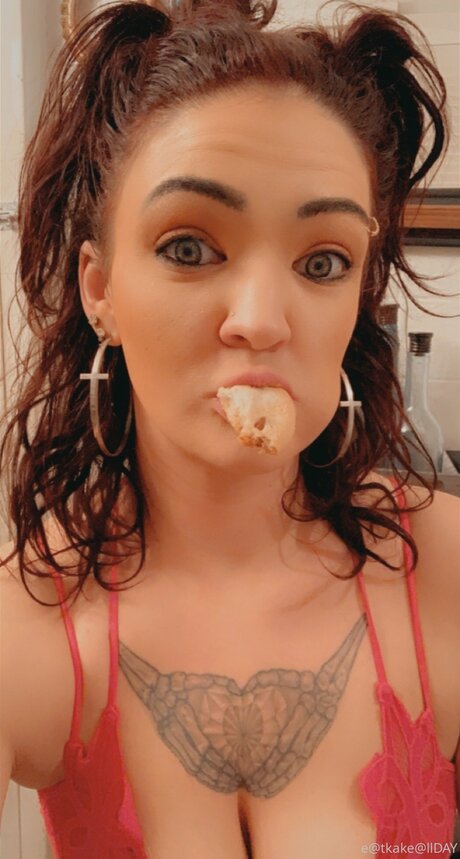 Eatkake model sex pictures