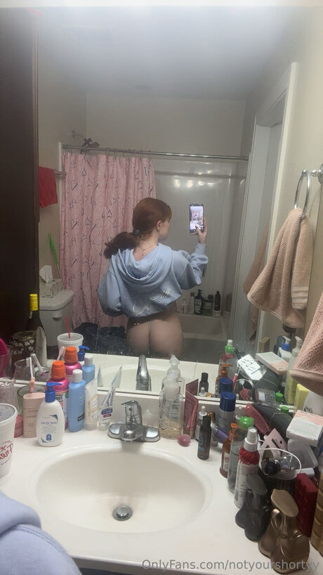 Notyourshortyy model erotic picture