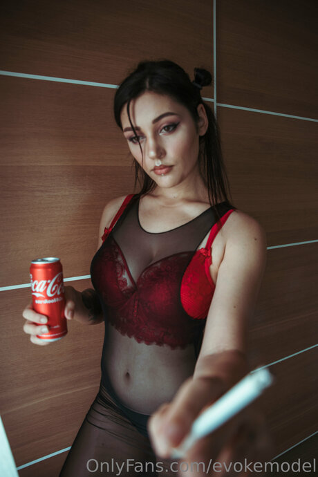 Evokemodel sexy star pics