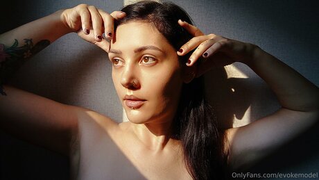 Evokemodel star naked pic