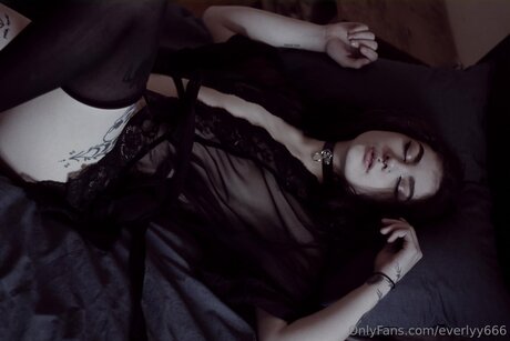 Everlyy666 model porn photo