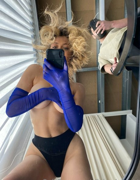 Ella Jayde Ford erotic pornstar image