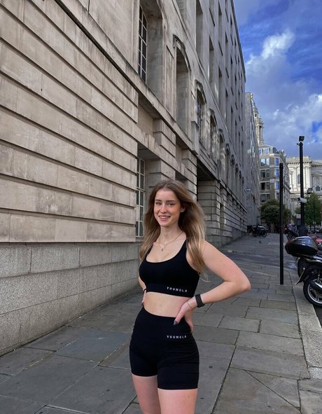 Mira Szalma model best picture