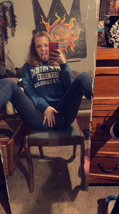 samreigns hot model pictures