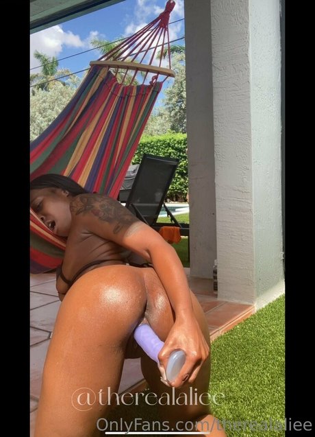 therealaliee model nude gallery