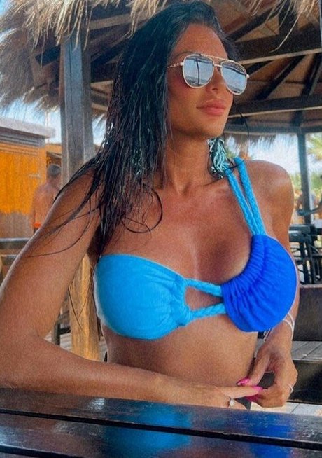 Ginia 900 nudes actress pic