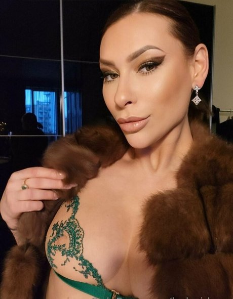 balerideep sexy actress pictures