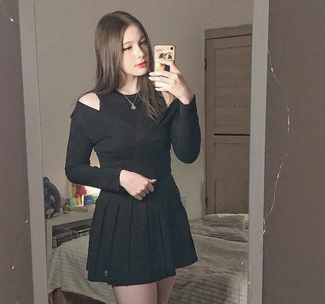 Pommys World pornstar free photo