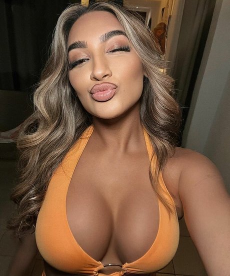 simmykk model best pictures