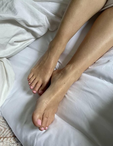 Theresa Edward exclusive star image