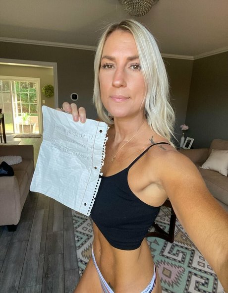 kbsexualplayground art pornstar img