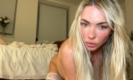 aprilsummersvip erotic actress image