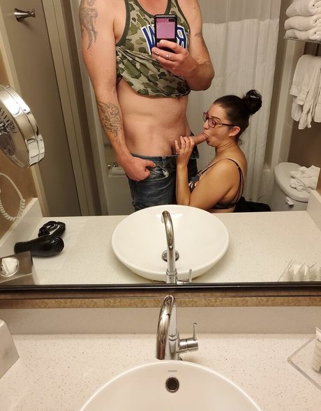 Mandysweetheart star porn photo