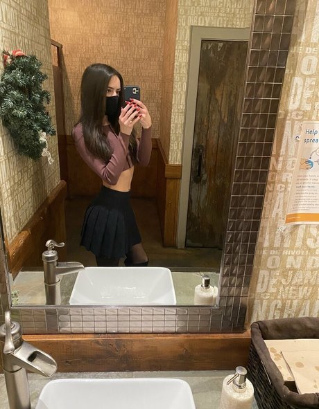 skyhighsierrafree model high quality images