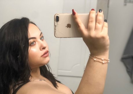 Creamonitfancy model art pic