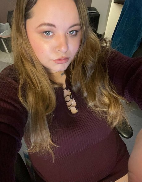 Creamonitfancy nude actress photo