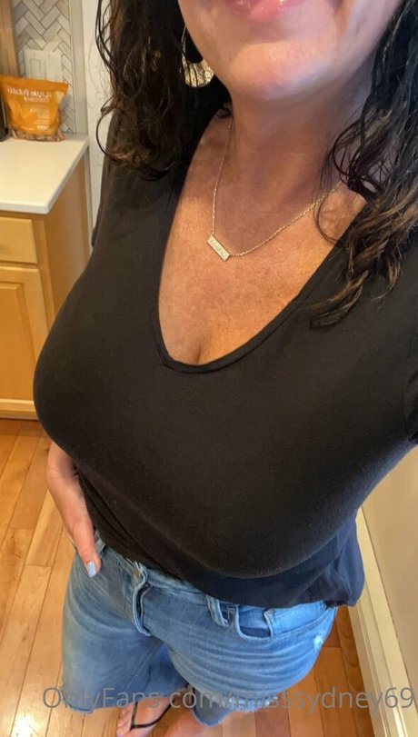 MissSydney69 nice model archive