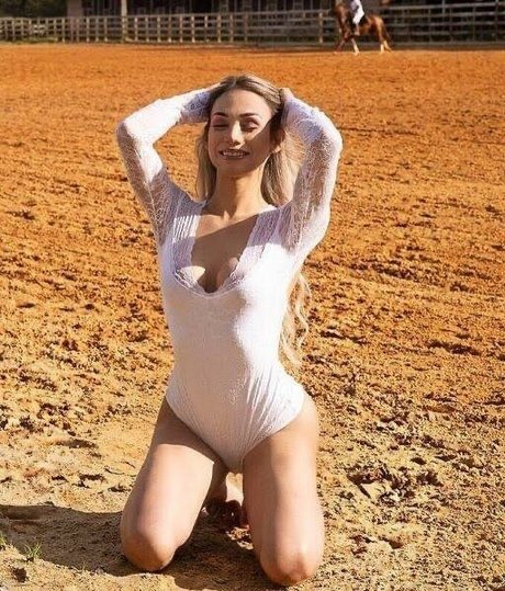 Gaby Abelha model exclusive images