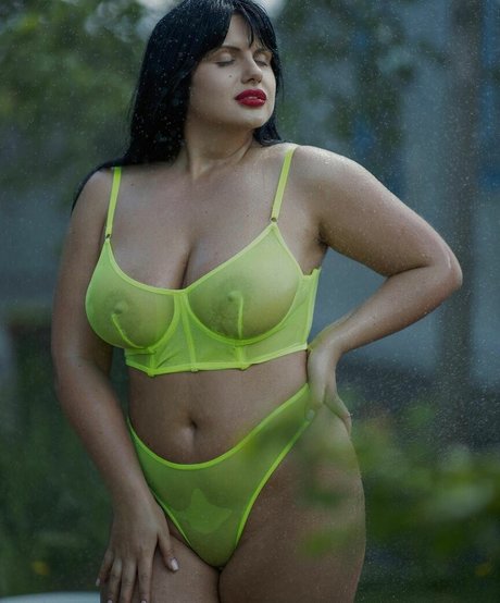 Dasha Dashany best model pic