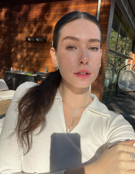 your elli sexy star gallery