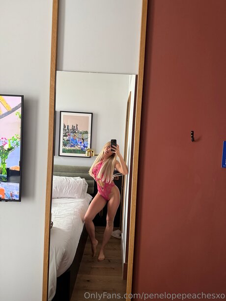 Penelopepeachesxo model nude img