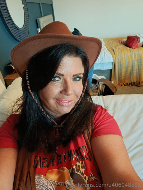 Gilfmandyhayes exclusive model picture