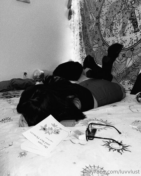 Januarymarii model sex img