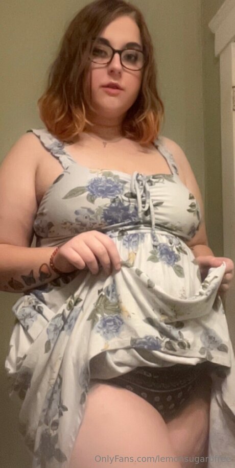 Lemonsugar6free beautiful model photo