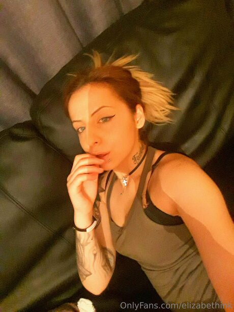 Elizabethink naked pornstar image