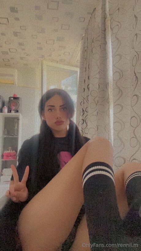 Rennii M star nude gallery