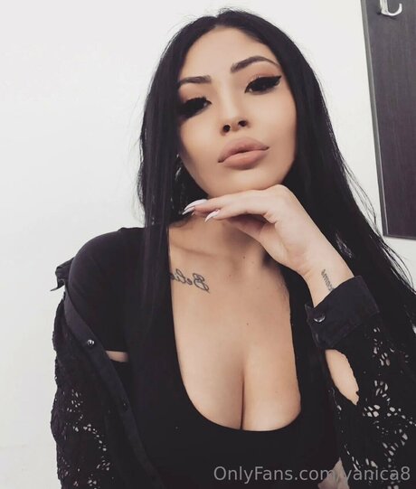 Yanica8 model adult picture