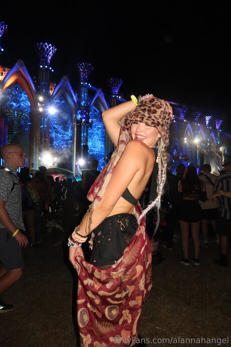 Alannahangel model beautiful gallery