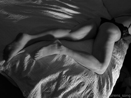 The Sirens Song star nude pic