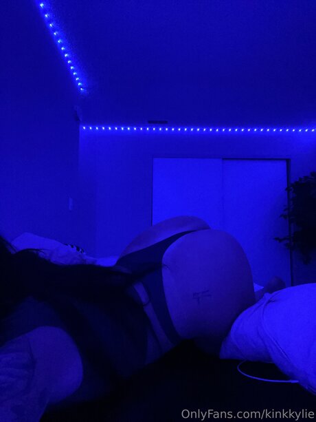 Kinkkylie nude model archive