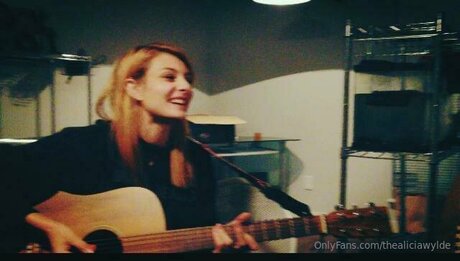 Thealiciawylde beautiful actress pics