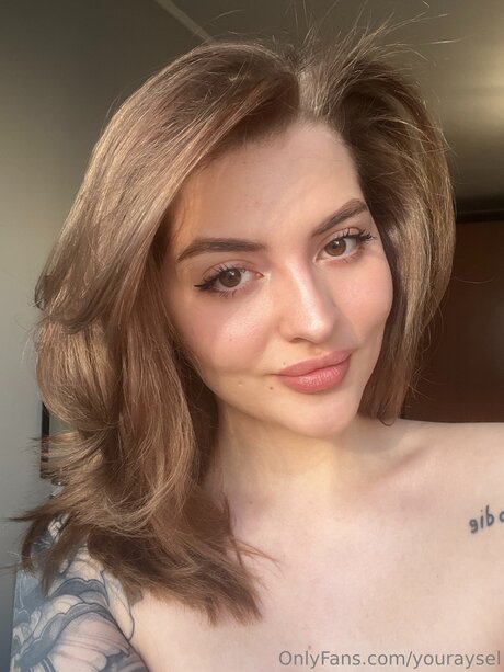 Youraysel porn model photos