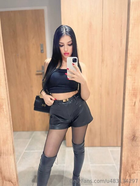 U483134297 nice model image