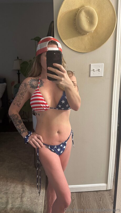 Addiebears model art photo